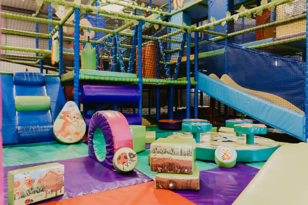 Tree House soft play frame and café seating